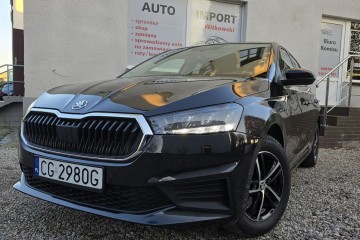 1,0 benzyna 65 KM klima Full LED zarejestrowany 7 tys km